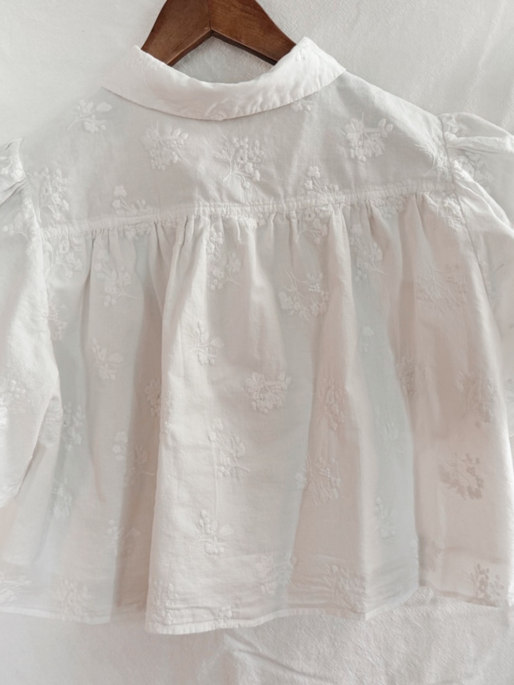 Caroline Constas - Picture 4 of 6